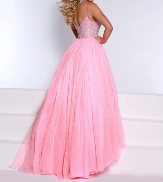 Abendkleid in A-Linie mit V-Ausschnitt
