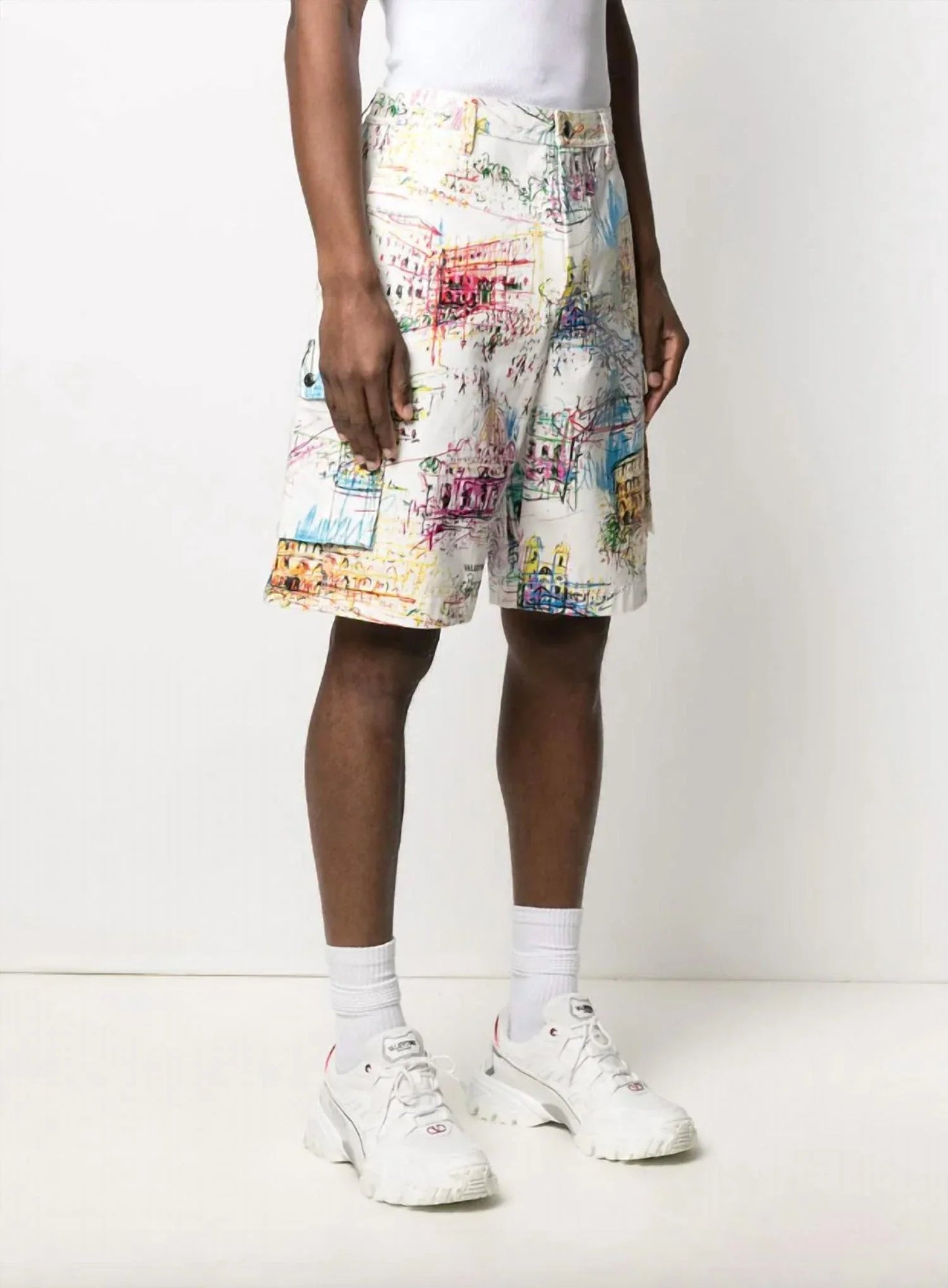 Bermudashorts mit römischen Skizzen-Print