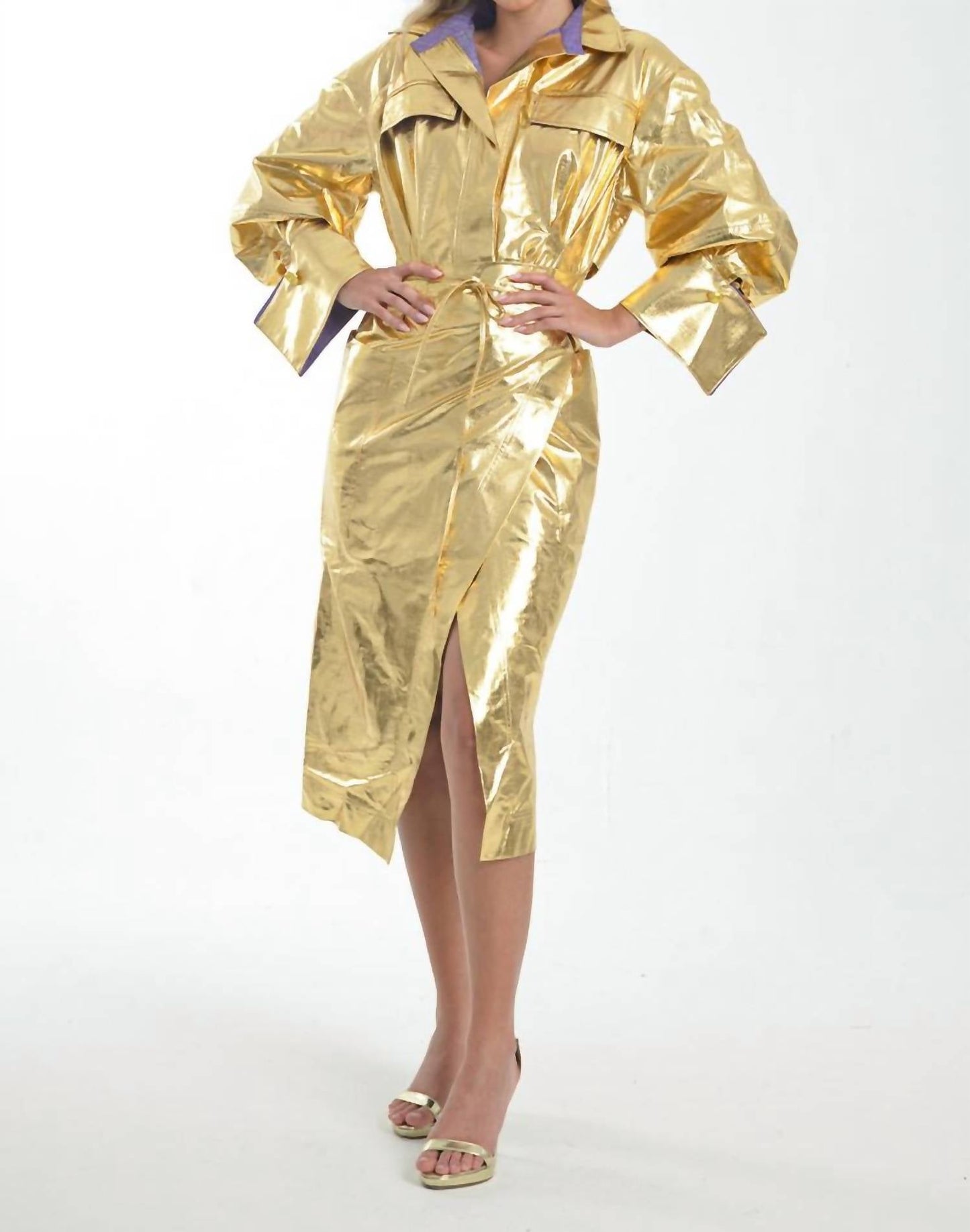 Goldener Glam-Trenchcoat-Kleid