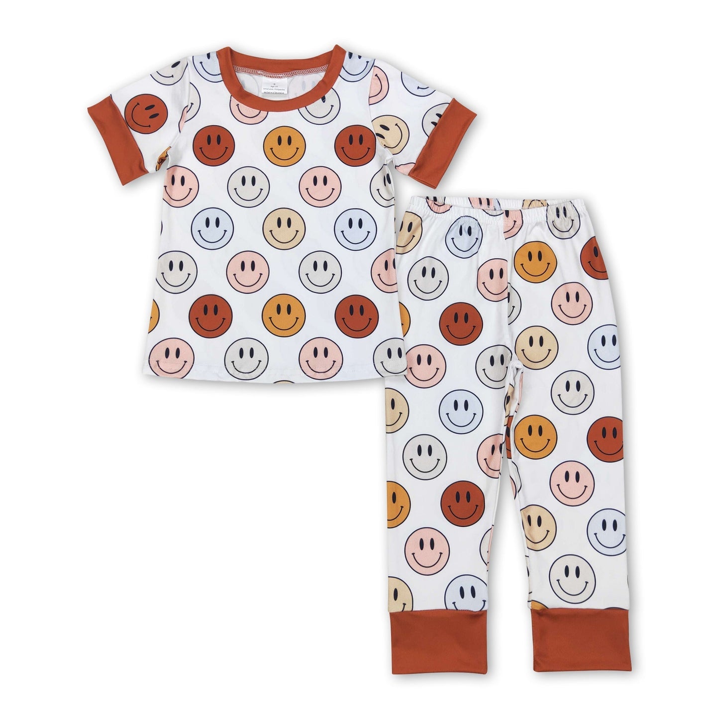 Brauner Kurzarm-Pyjama für Jungen mit Lächeln