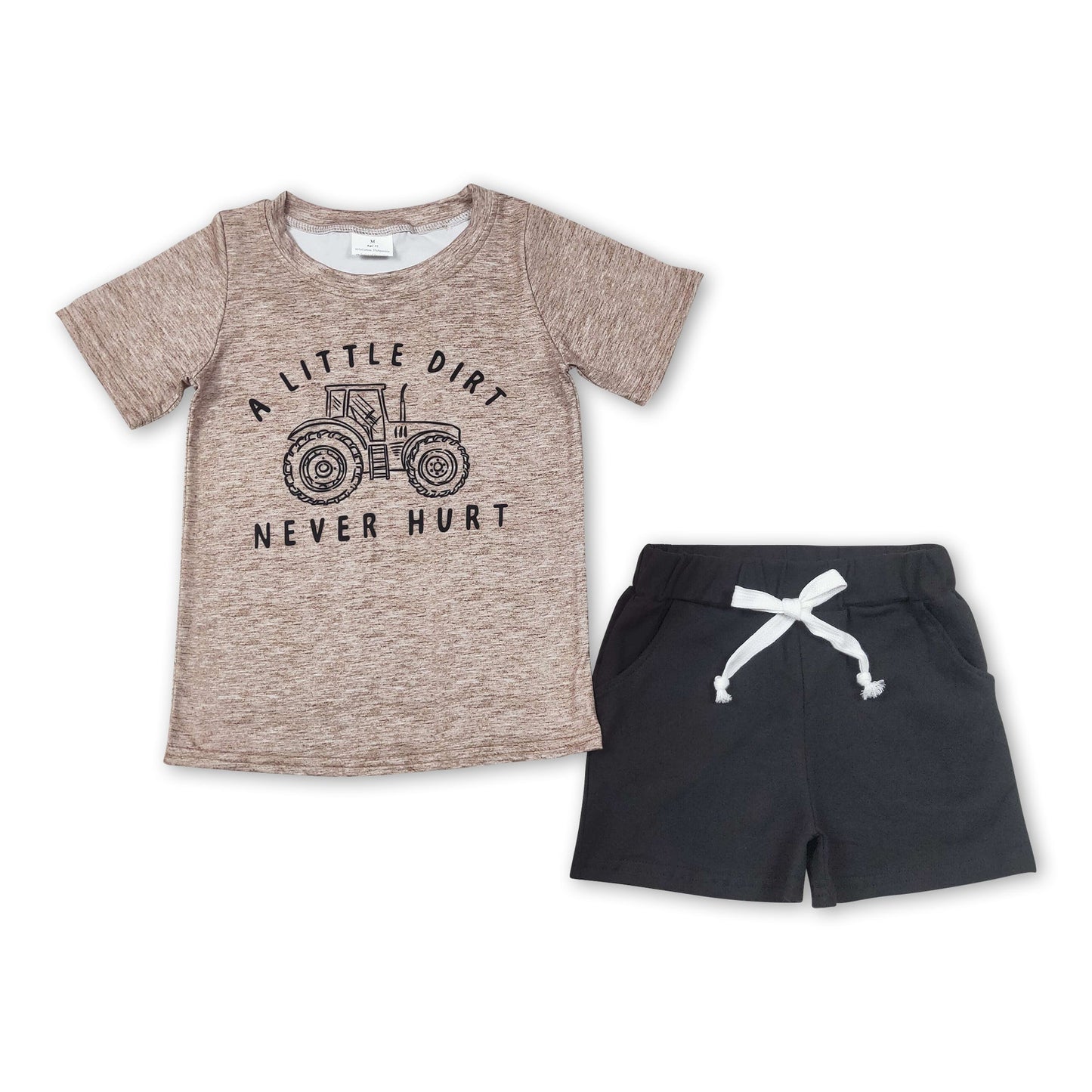 Ein bisschen Dreck hat noch keinem Trecker-Jungen geschadet – Sommeroutfits
