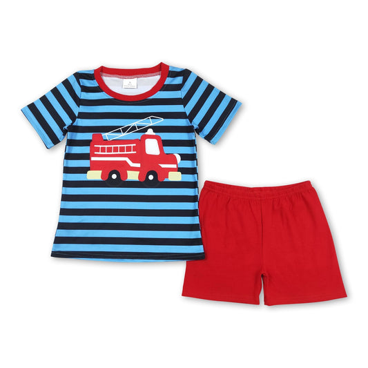 Gestreiftes Kurzarm-Feuerwehrauto-Oberteil mit Shorts für Jungen