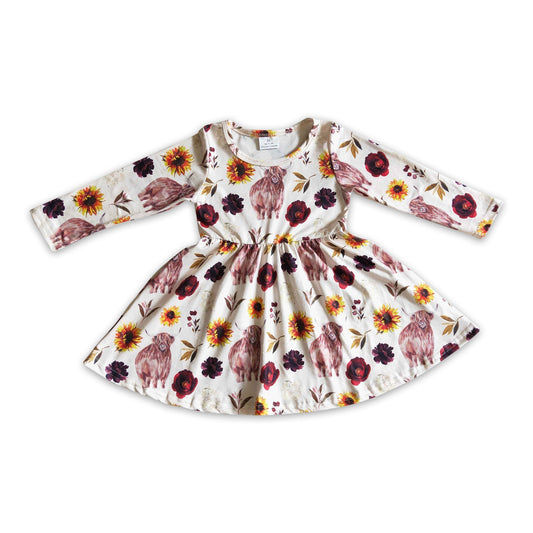 Schottisches Hochlandrind Blumenmuster langärmelige Baby-Mädchen-Wirbelkleider