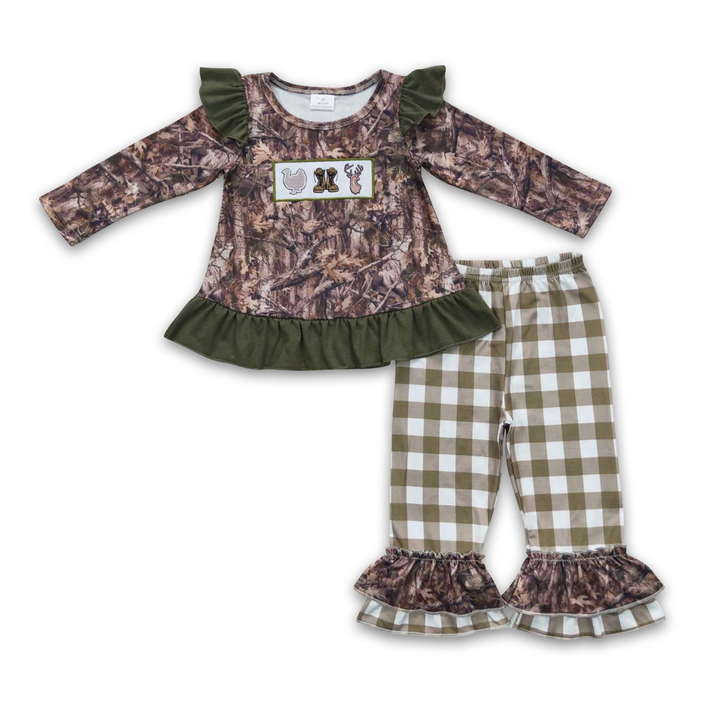 Camo-Langarmshirt, Hirschstiefel, Outfits für Mädchen