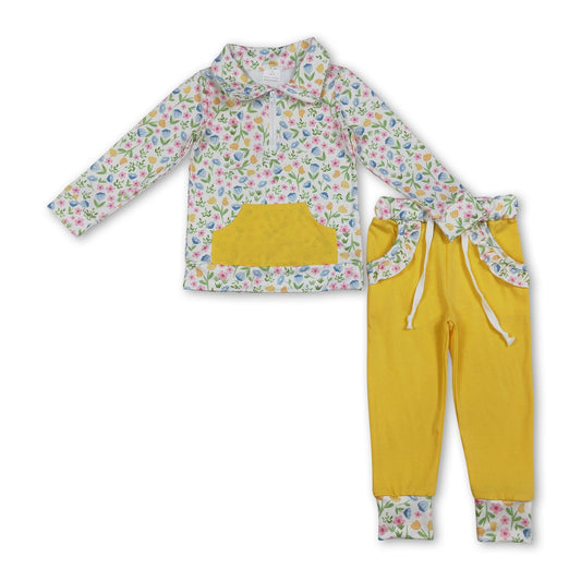 Geblümter Pullover Taschen gelbe Hose Mädchen-Outfits