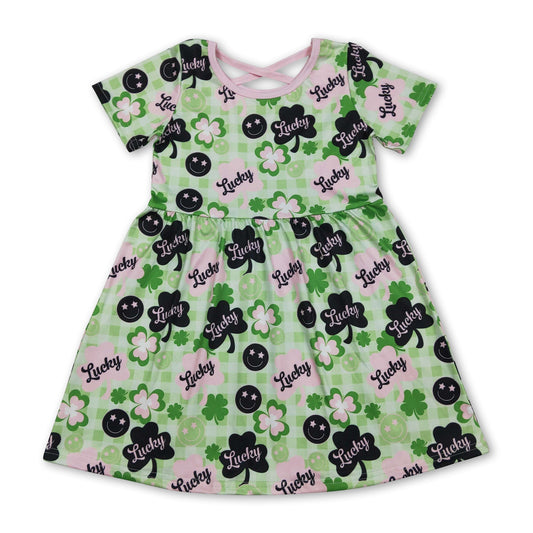 Grünes Glücksklee-Lächeln Mädchen St. Patrick's Day Kleid