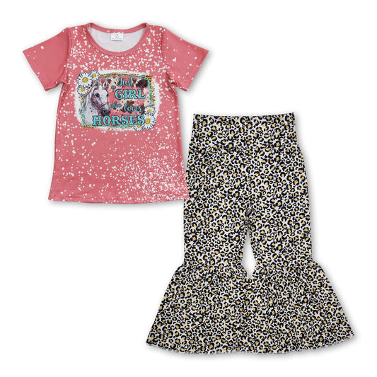 Ein Mädchen, das Pferde liebt, florale Leopardenmuster Kinderkleidung