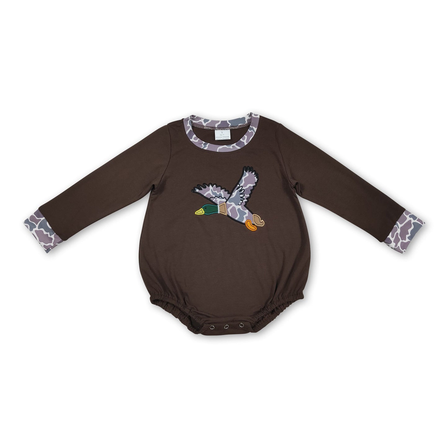 Langärmliger brauner Camo-Strampler für Baby-Jungen mit Ente