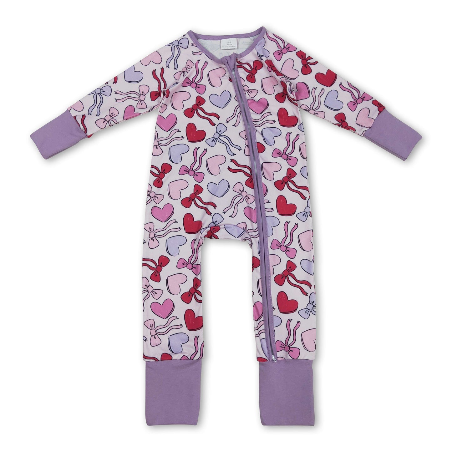 Langärmliger Baby-Strampler mit Lavendelherz und Schleife zum Valentinstag