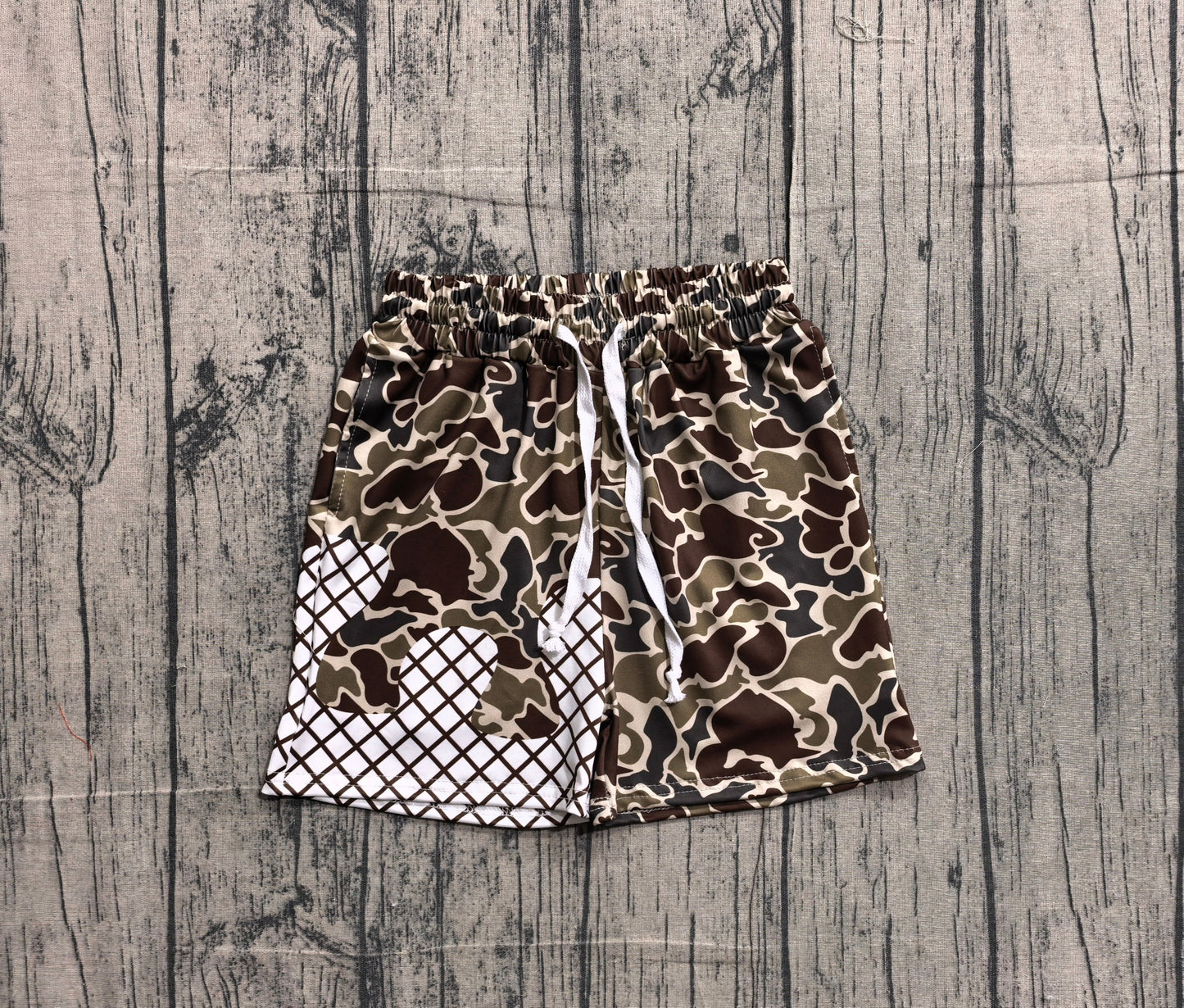 Dunkelbraune Camouflage Eiscreme Jungen Sommershorts