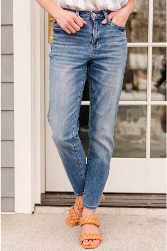 High-Waist-Slim-Fit-Jeans