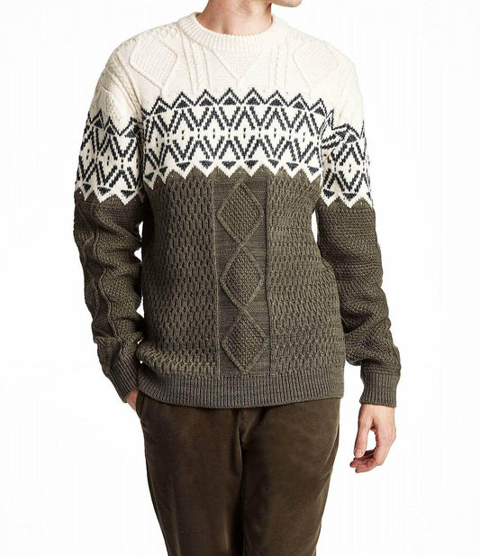 Zweifarbiger Zopfstrickpullover mit Eiergarn