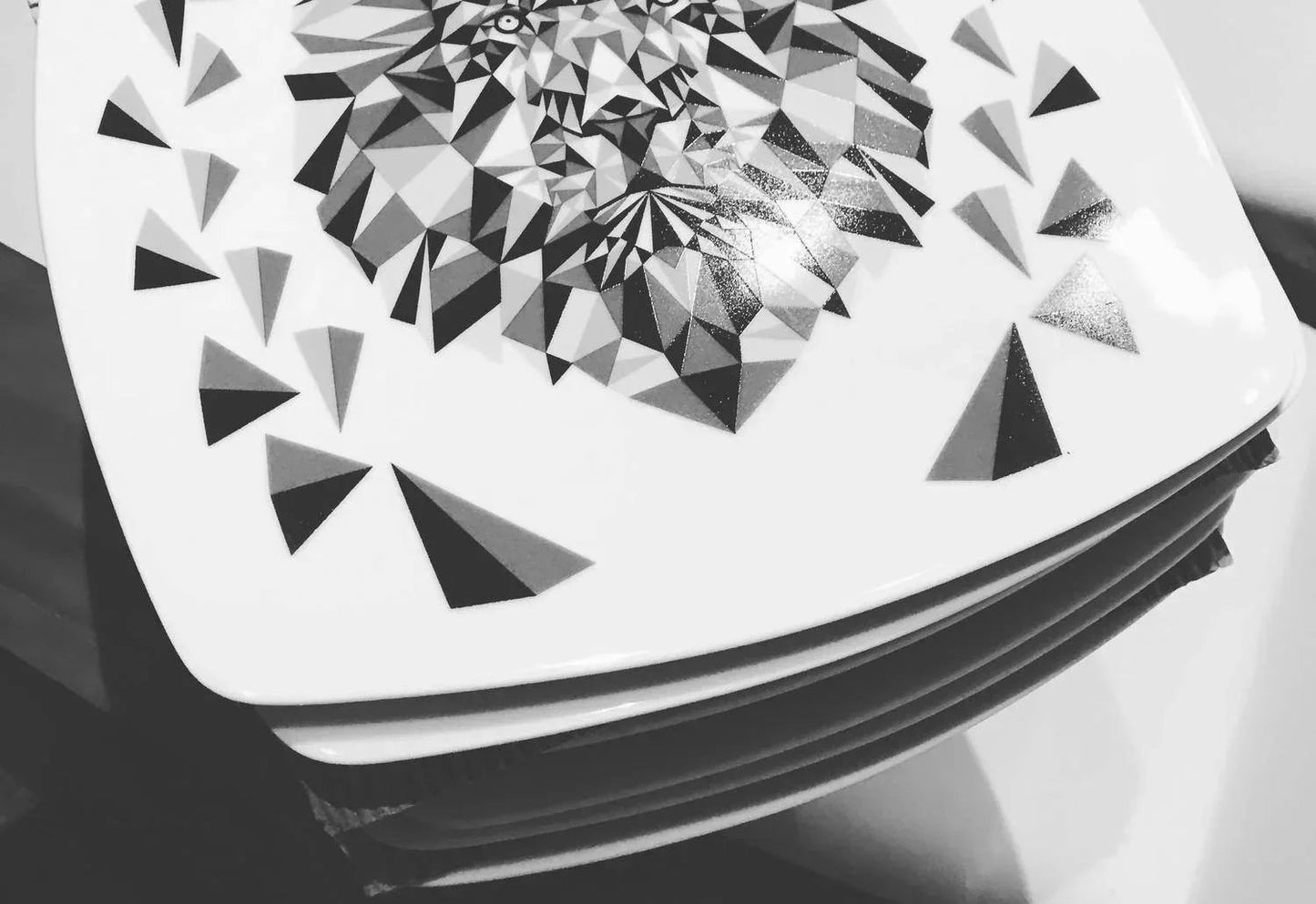 Leonid Geometric Porcelain Plate Set