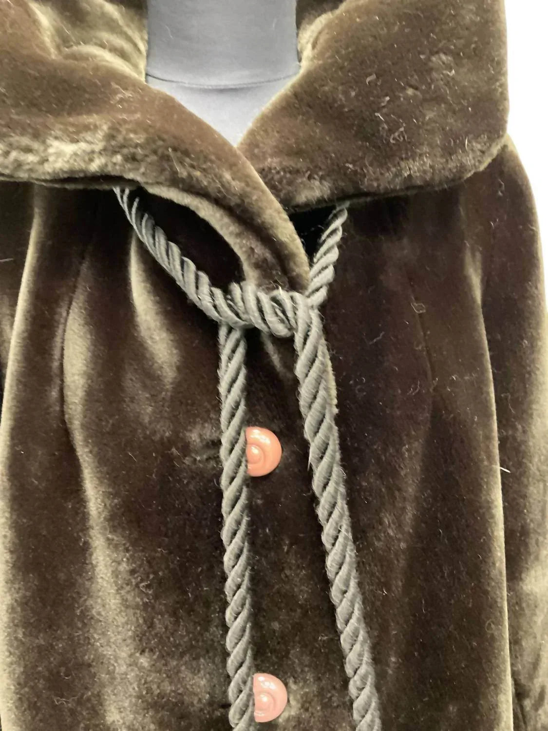 PRE-LOVED WOMEN'S FAUX FUR JACKET