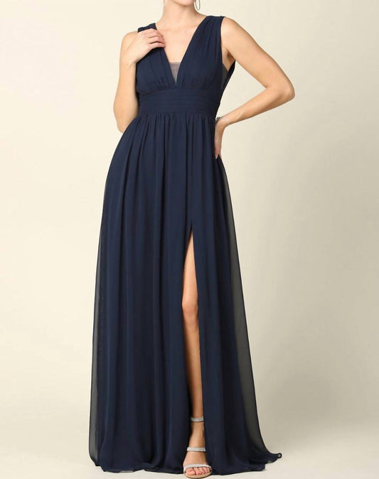 Abendkleid mit V-Ausschnitt