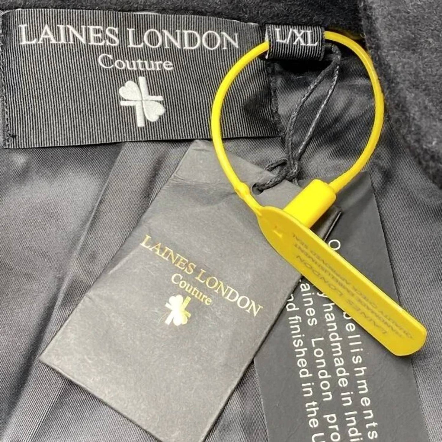 Damen-Couture-Umhang mit herzförmigen Verzierungen
