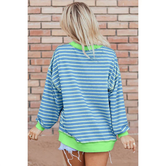Gestreifter Pullover mit Kontrastbesatz und hohem/tiefem Saum