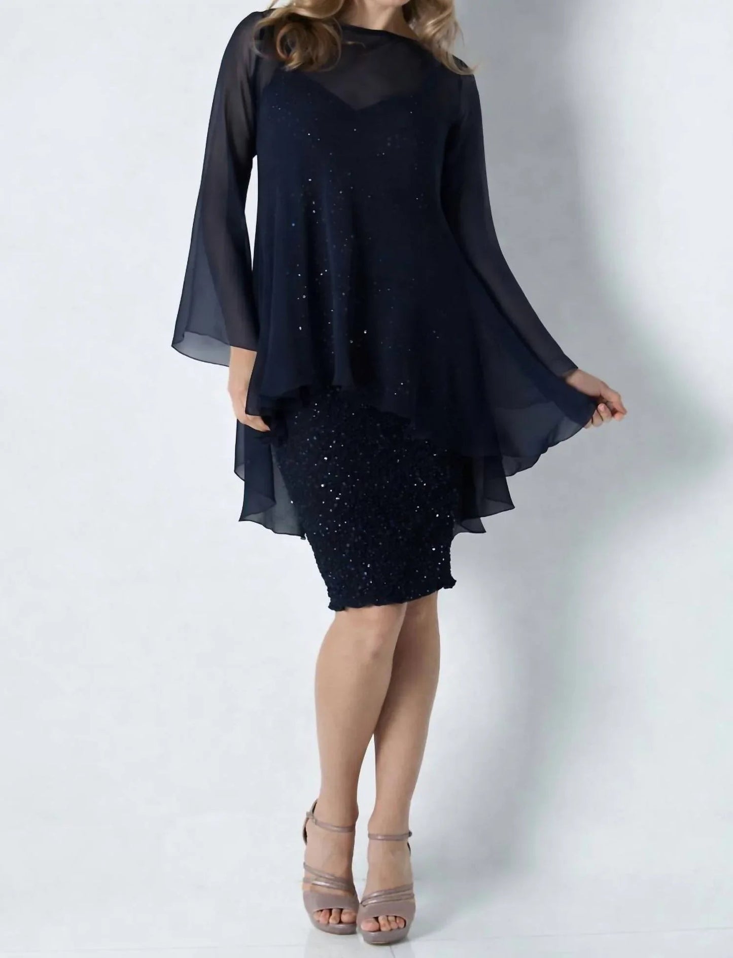 Seidenkleid mit geraffter Optik und Pailletten