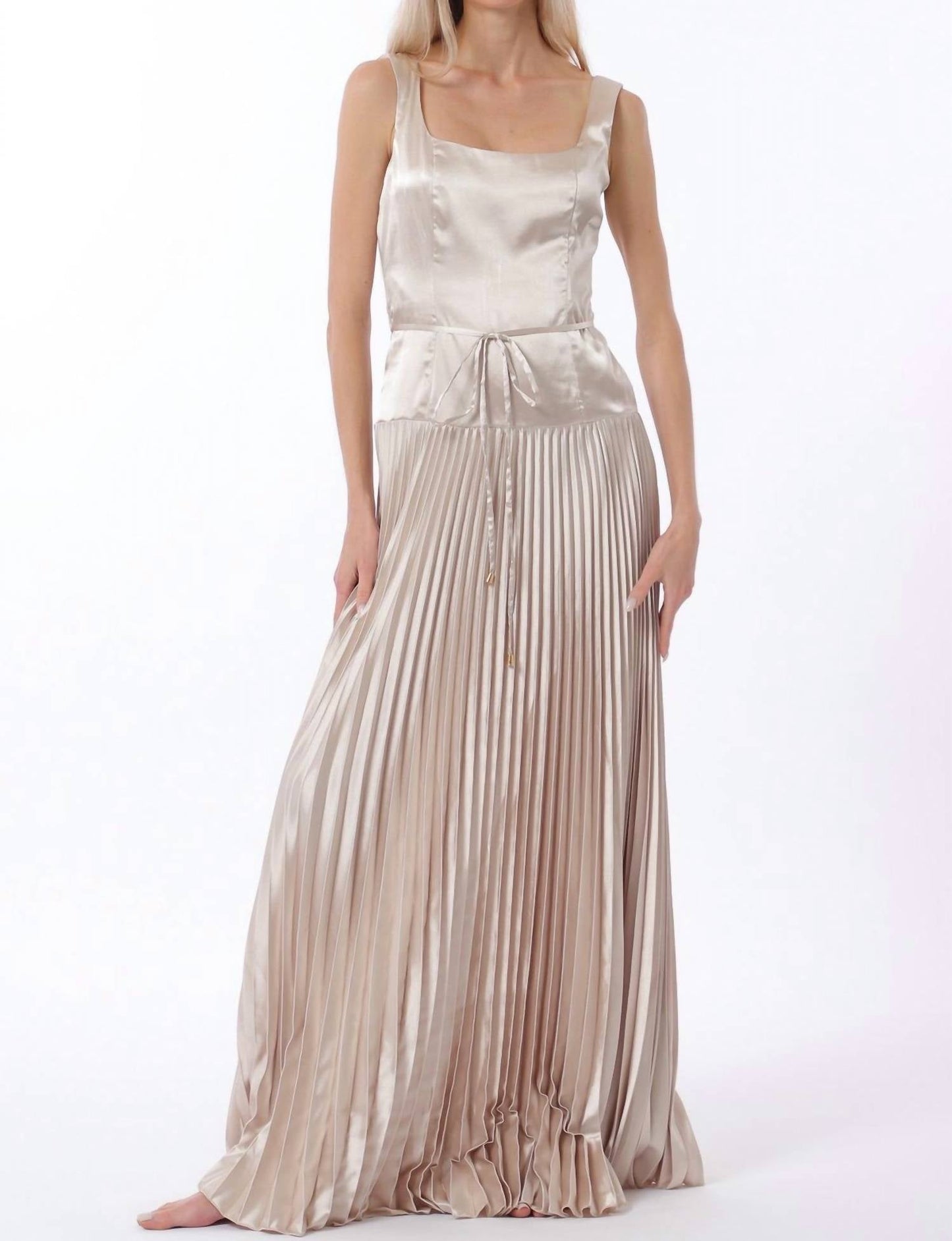 Ärmelloses Maxi-Kleid mit Bindebändern vorne und Falten an der Taille