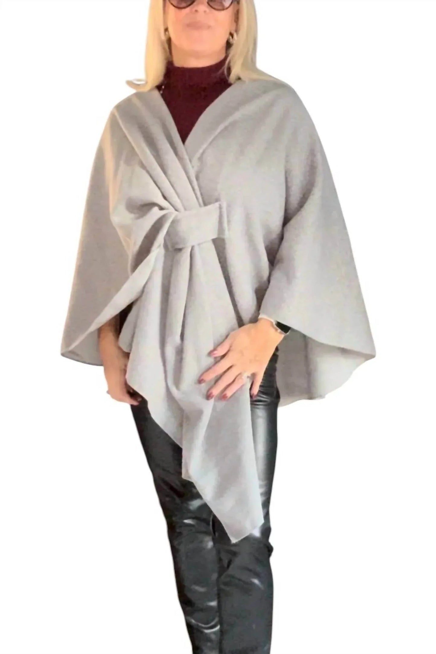 Knotenwickel-Cape Strickponcho