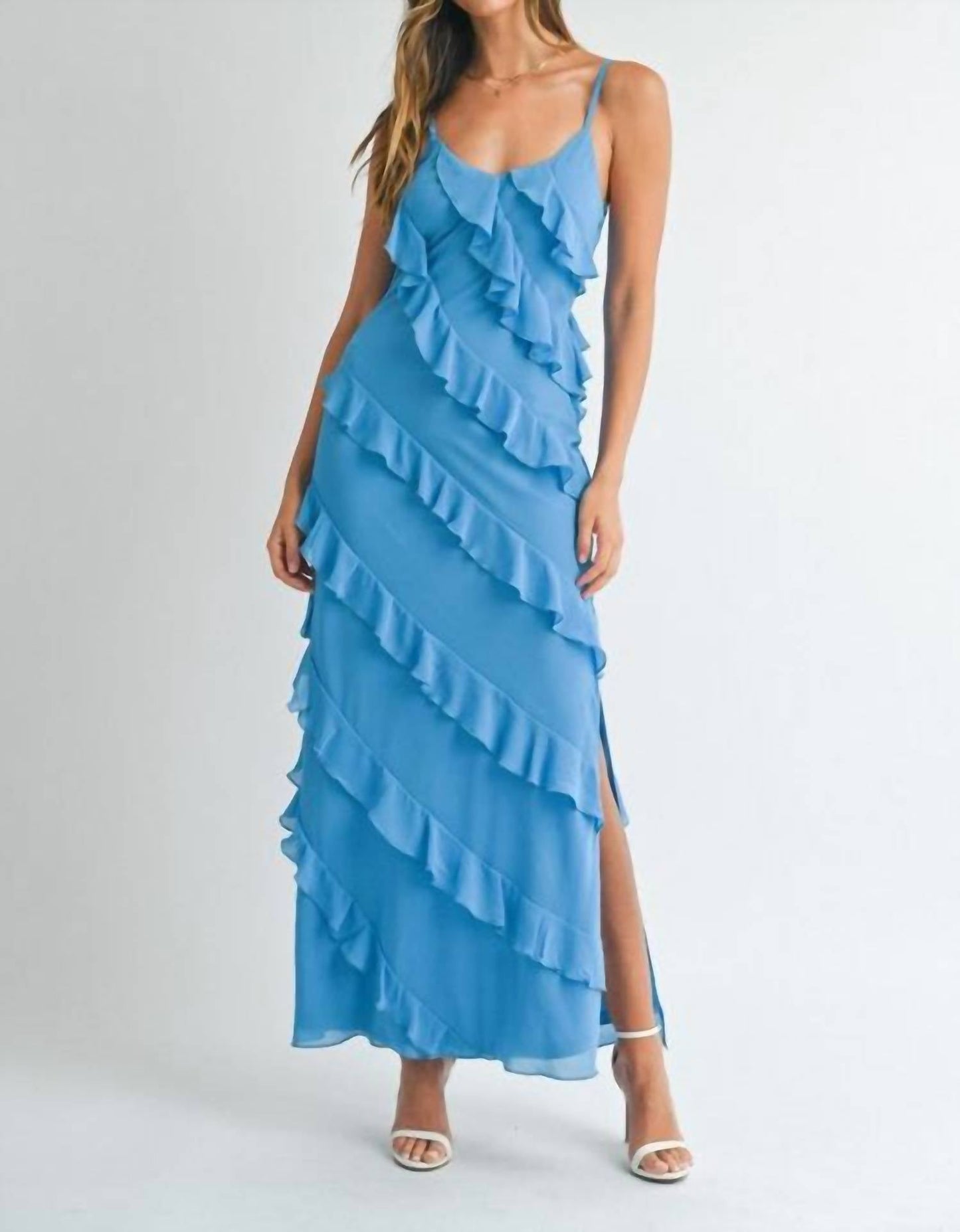 Asymmetrisches gestuftes Maxi-Kleid mit Rüschen