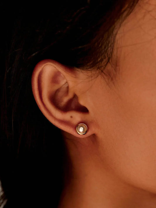 Women's Pearl Stud Earrings