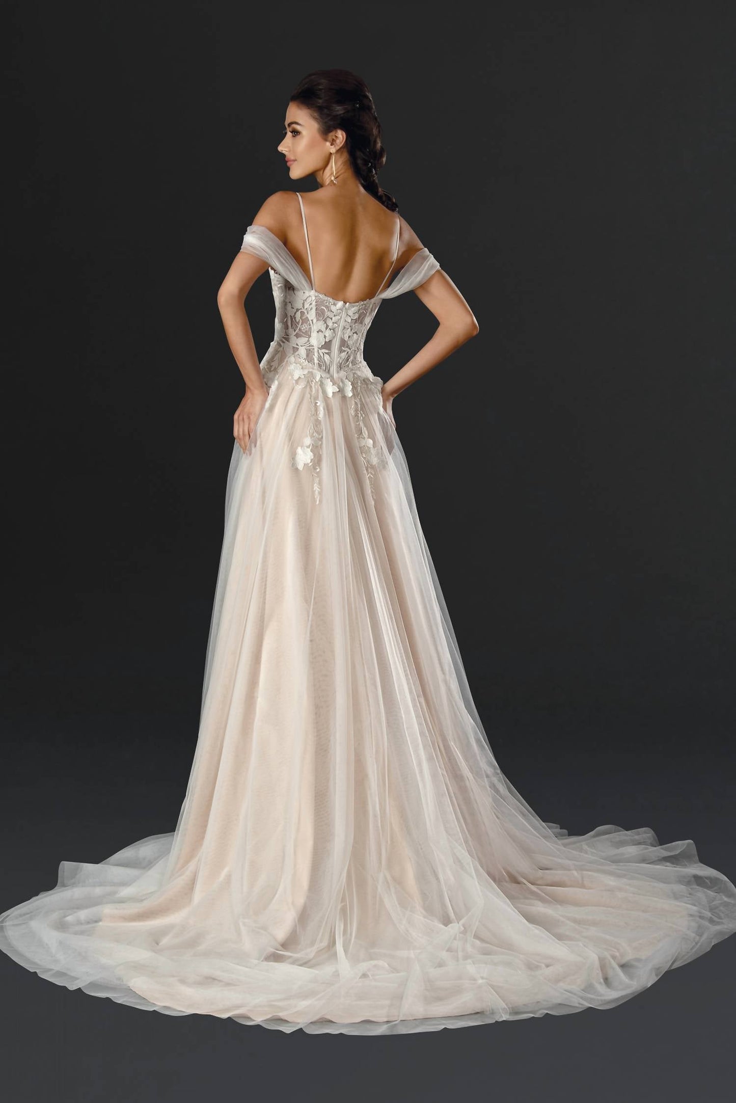 A-Linien-Brautkleid mit Carmen-Ausschnitt