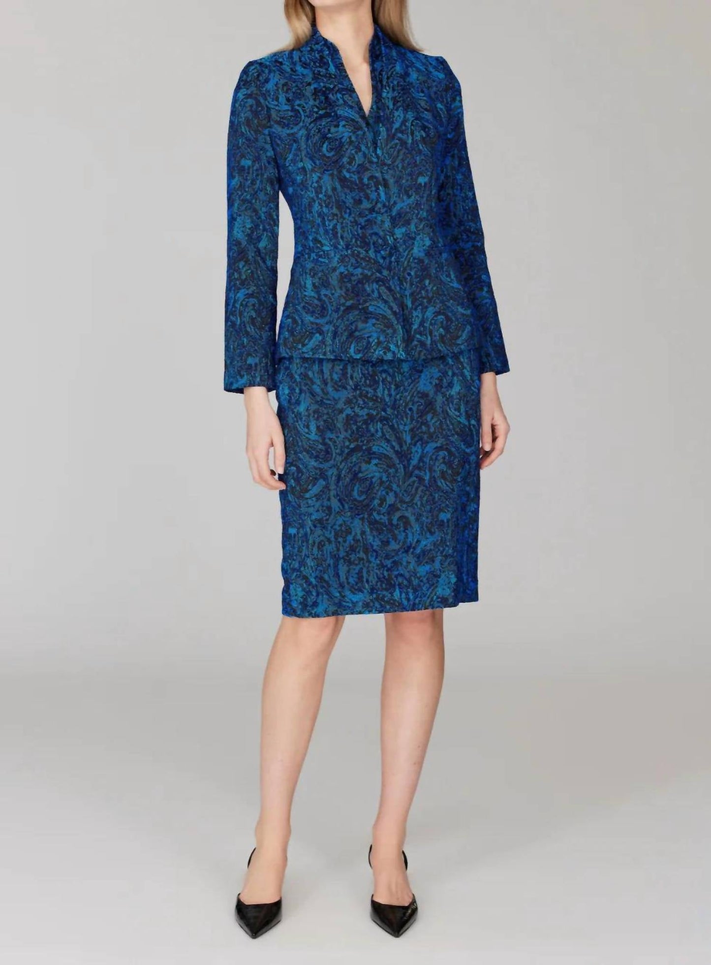 Enganliegende Paisley-Stretch-Jacquard-Jacke