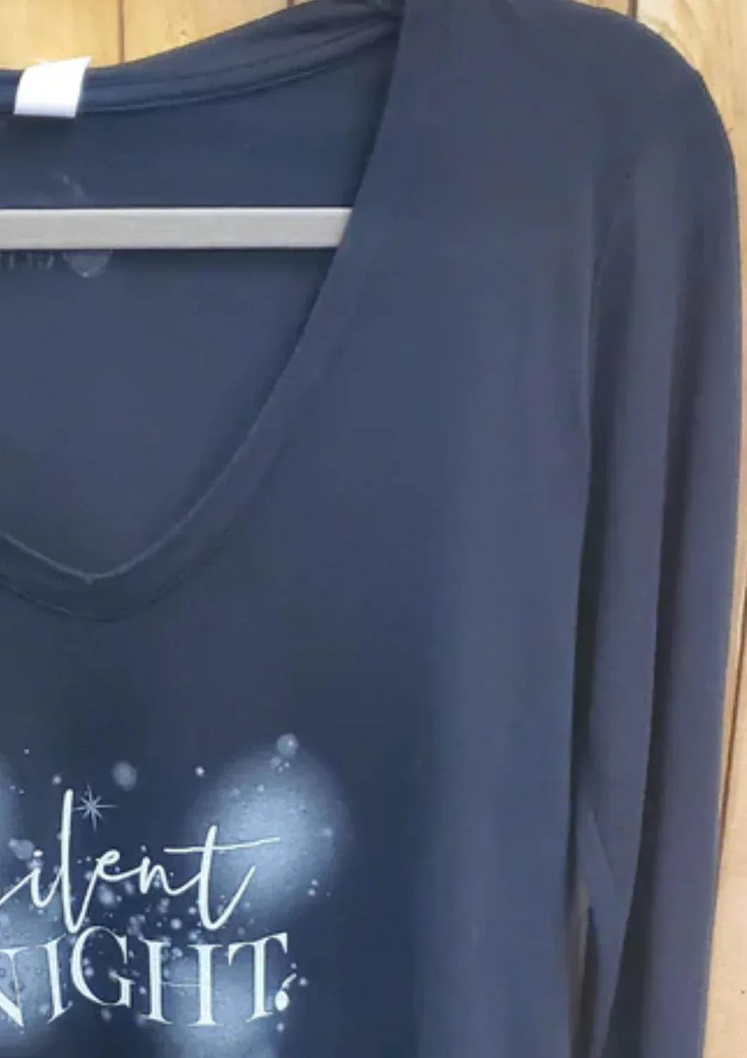 Damen V-Shirt „Silent Night“ mit weitem Schnitt