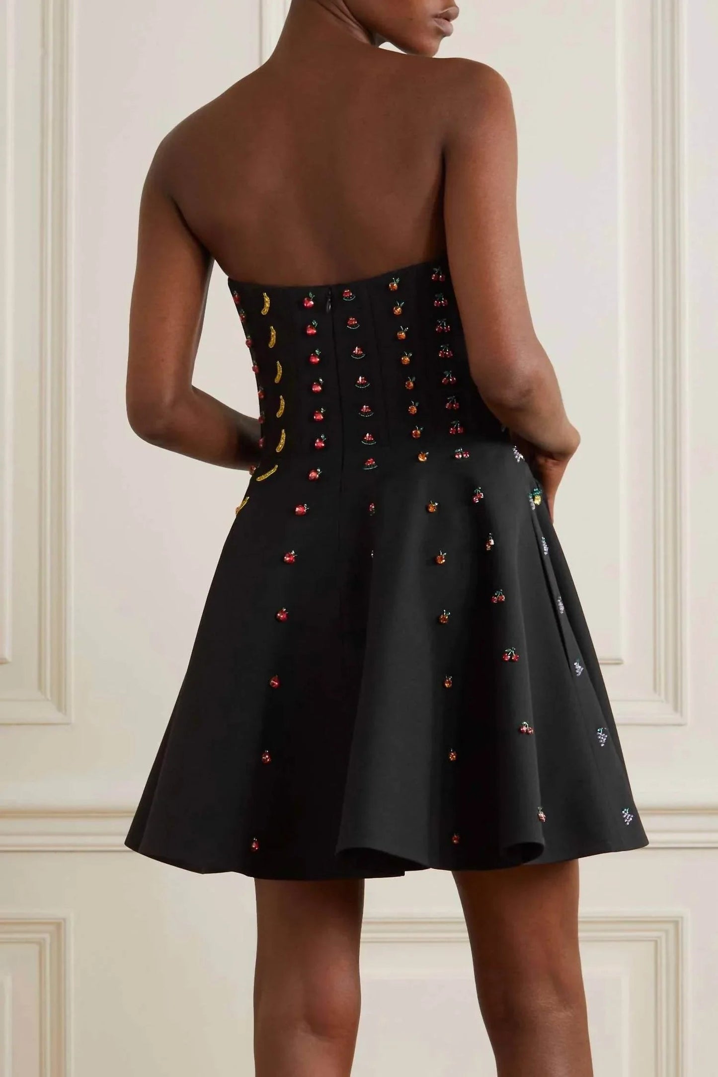 Trägerloses Mini-Kleid aus Wolle und Seide mit Kristallverzierung