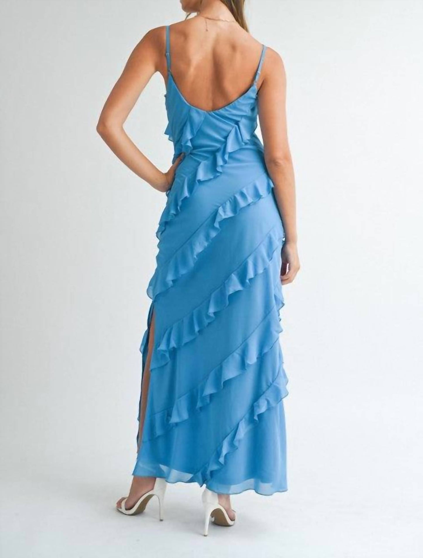 Asymmetrisches gestuftes Maxi-Kleid mit Rüschen