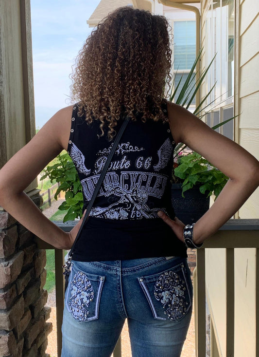 Bezaubernde Jeans mit Totenkopf und Used-Look