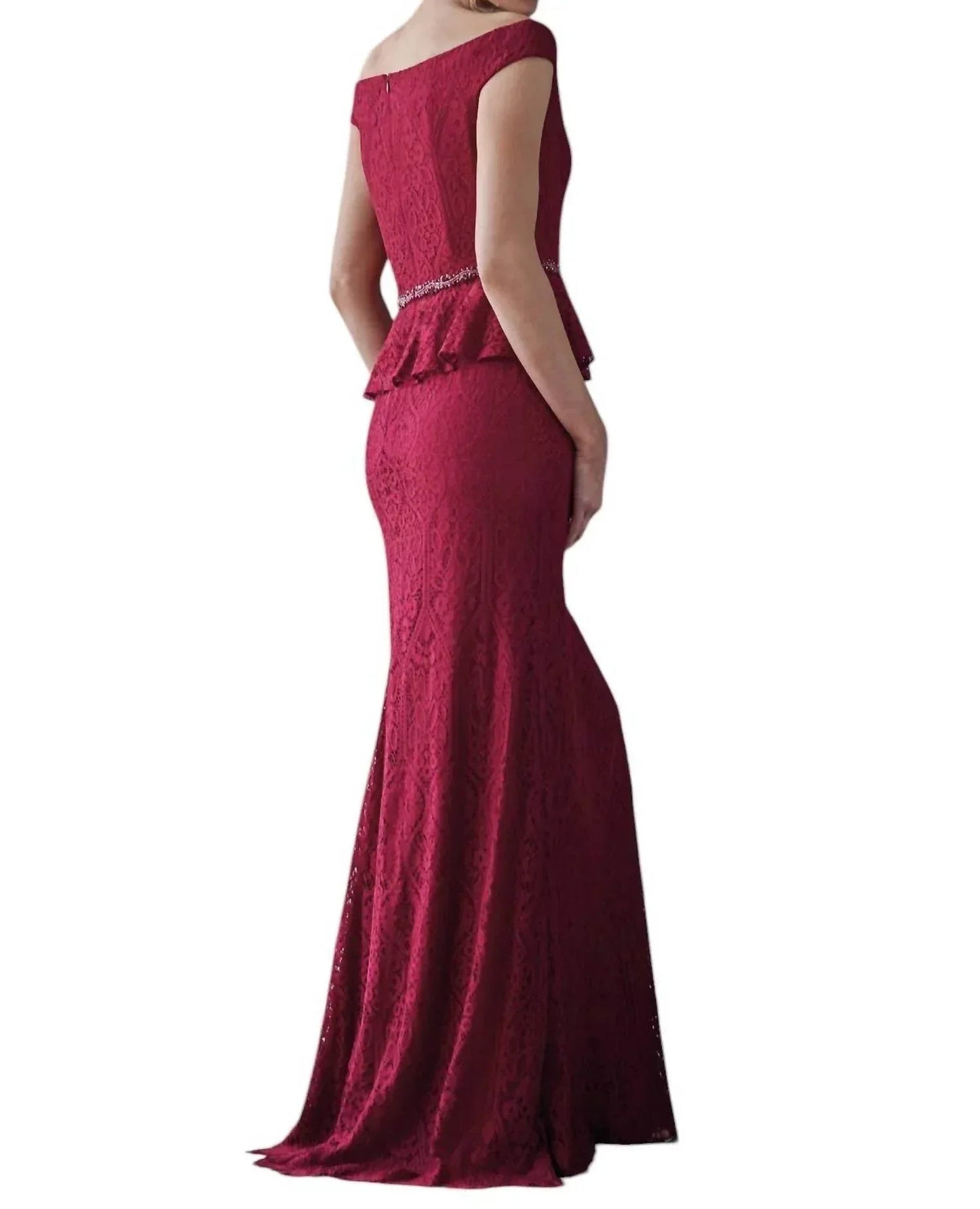 Spitzen-MOB-Kleid mit Schößchen und U-Boot-Ausschnitt