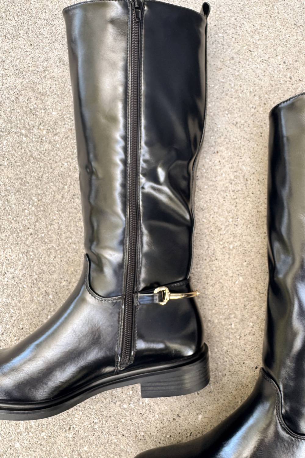 Damen Sofia Kniehohe Reitstiefel aus Kunstleder mit Horsebit-Detail