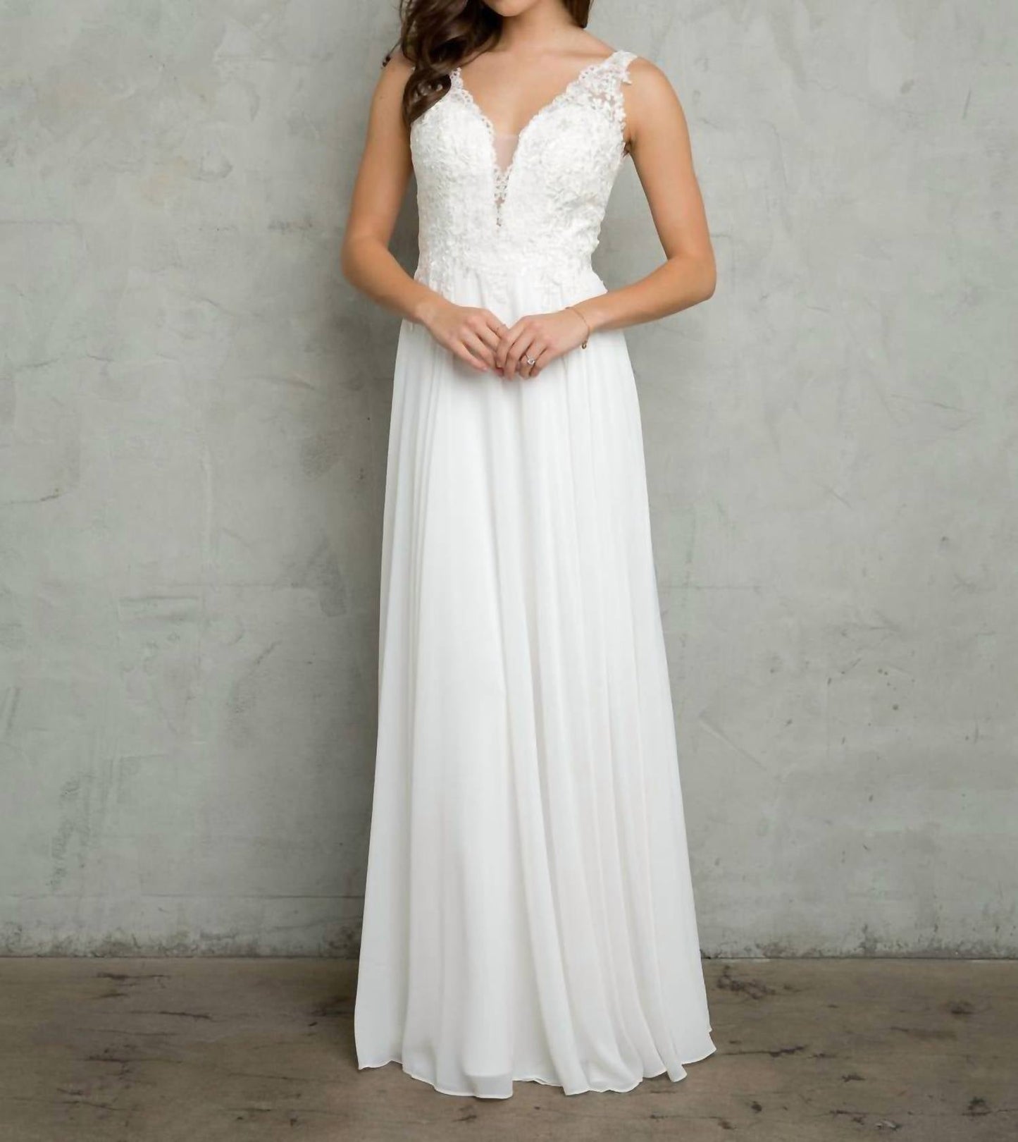 Langes ärmelloses elegantes Abendkleid