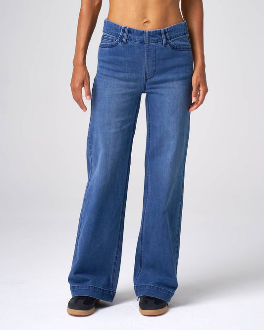Effortless Wide Leg Jeans
