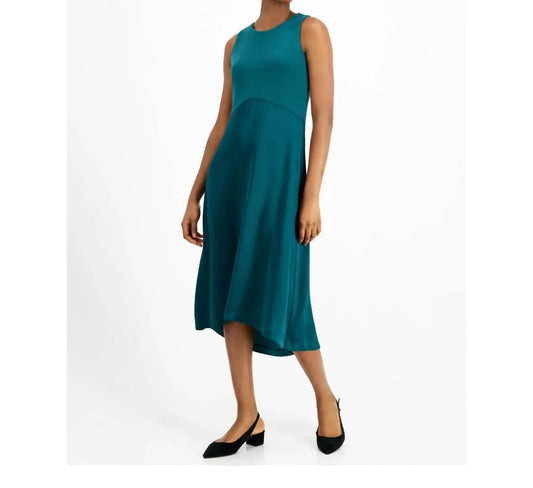 Asymmetrisches ausgestelltes Kleid