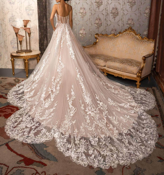 Victoria Perlenbesetztes Spitzenkleid