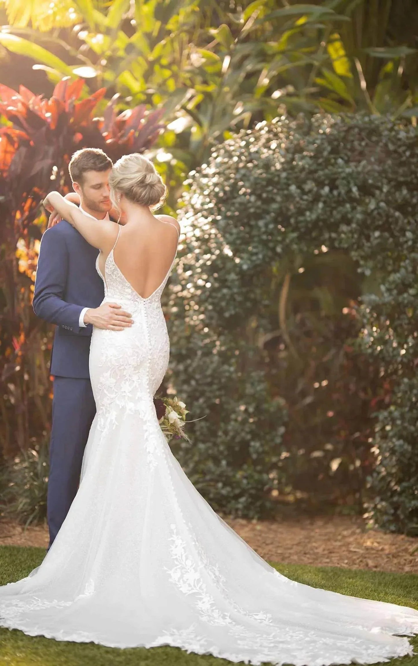 Glitzerndes Fit-and-Flare Hochzeitskleid