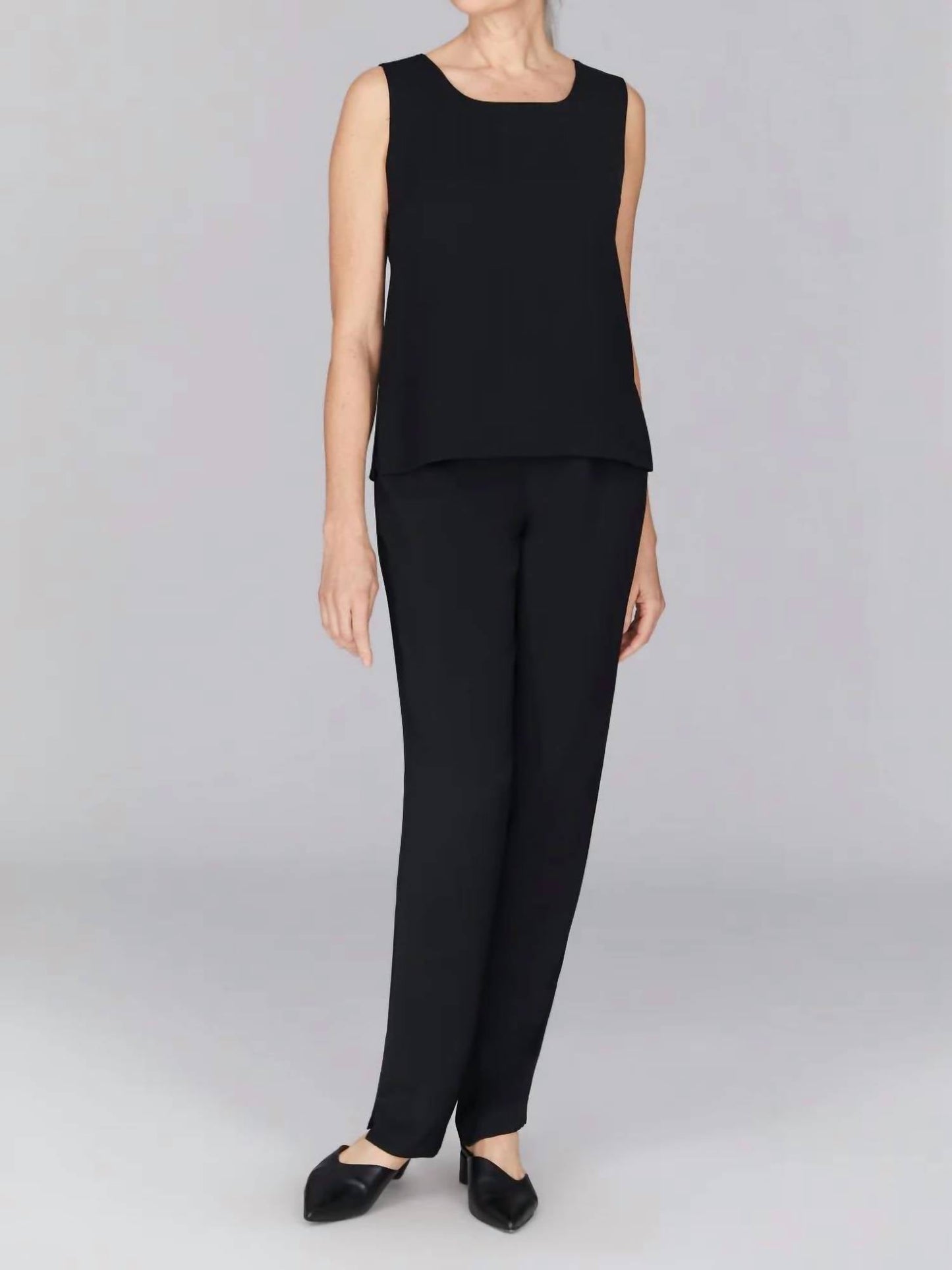 Lustrous Crepe Essential Narrow Leg Pant