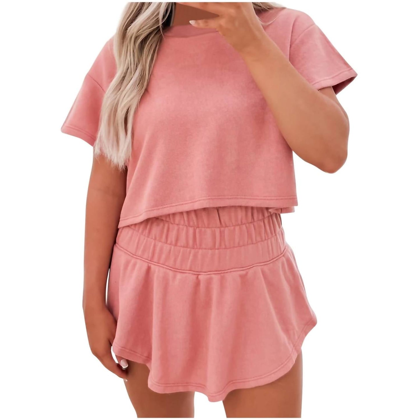 Kurzes T-Shirt und hoch geschnittener Rüschen-Skort Set