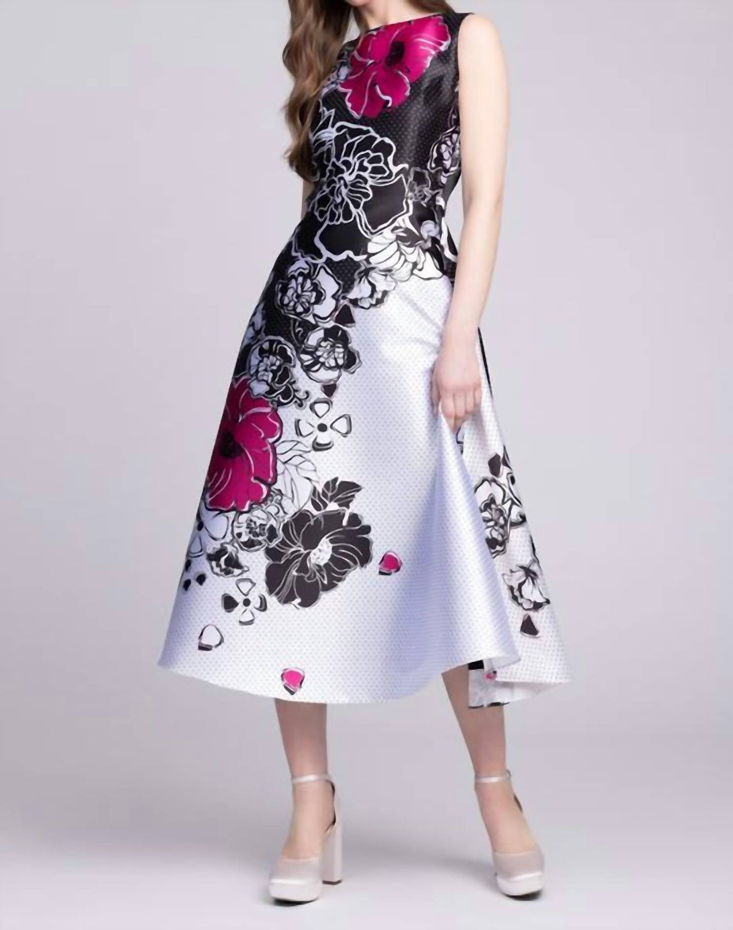 Seidenkleid mit Punkten und Blumen (Midi)