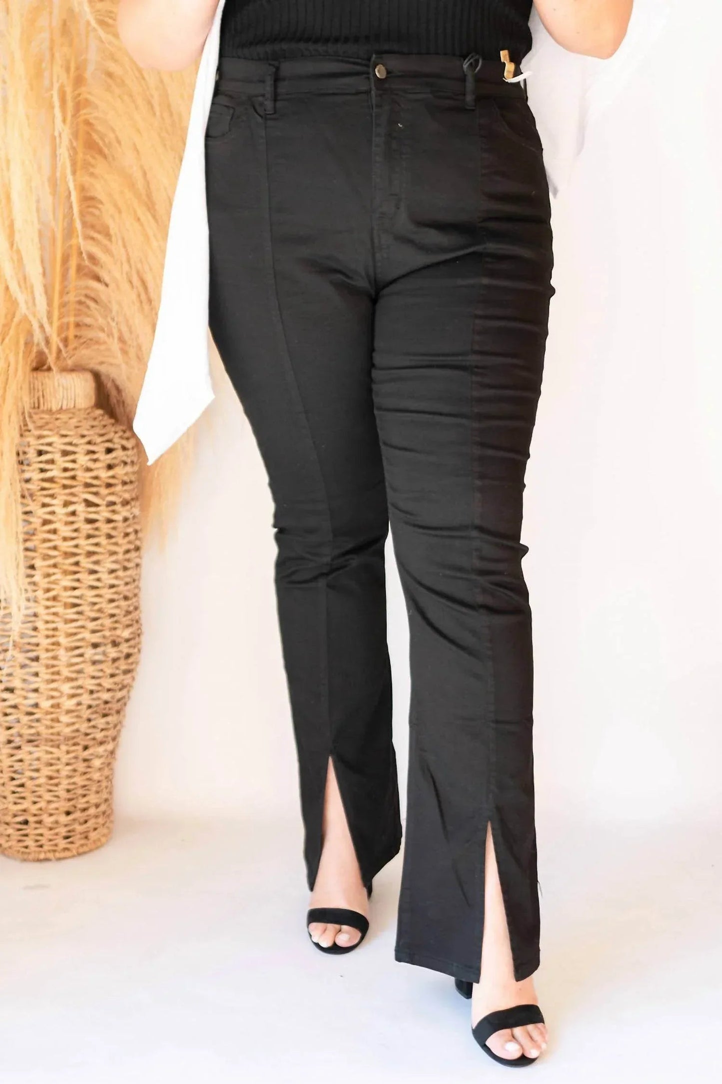 Amelia Jeans mit Frontschlitz