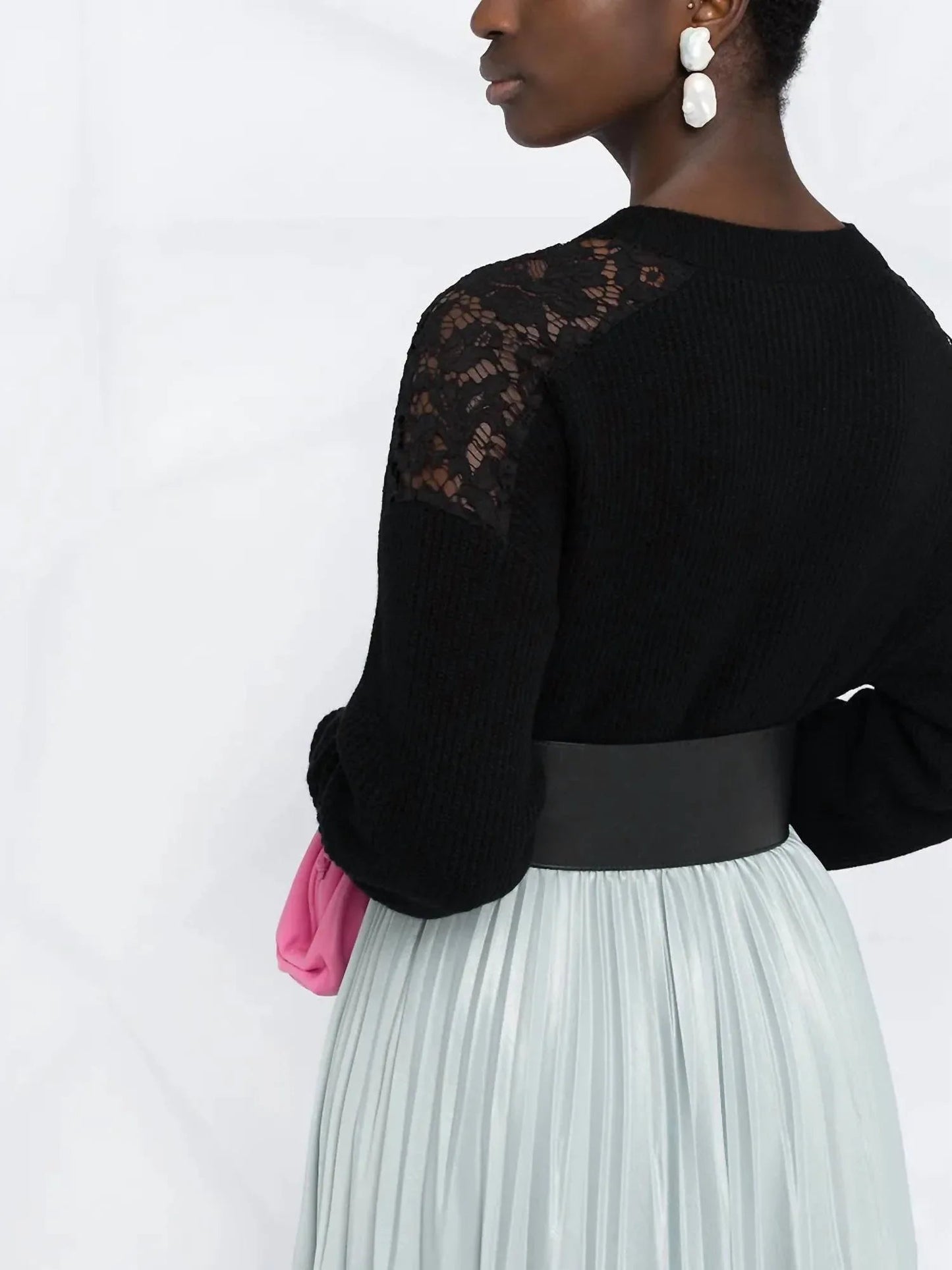 Pullover mit V-Ausschnitt und Spitze