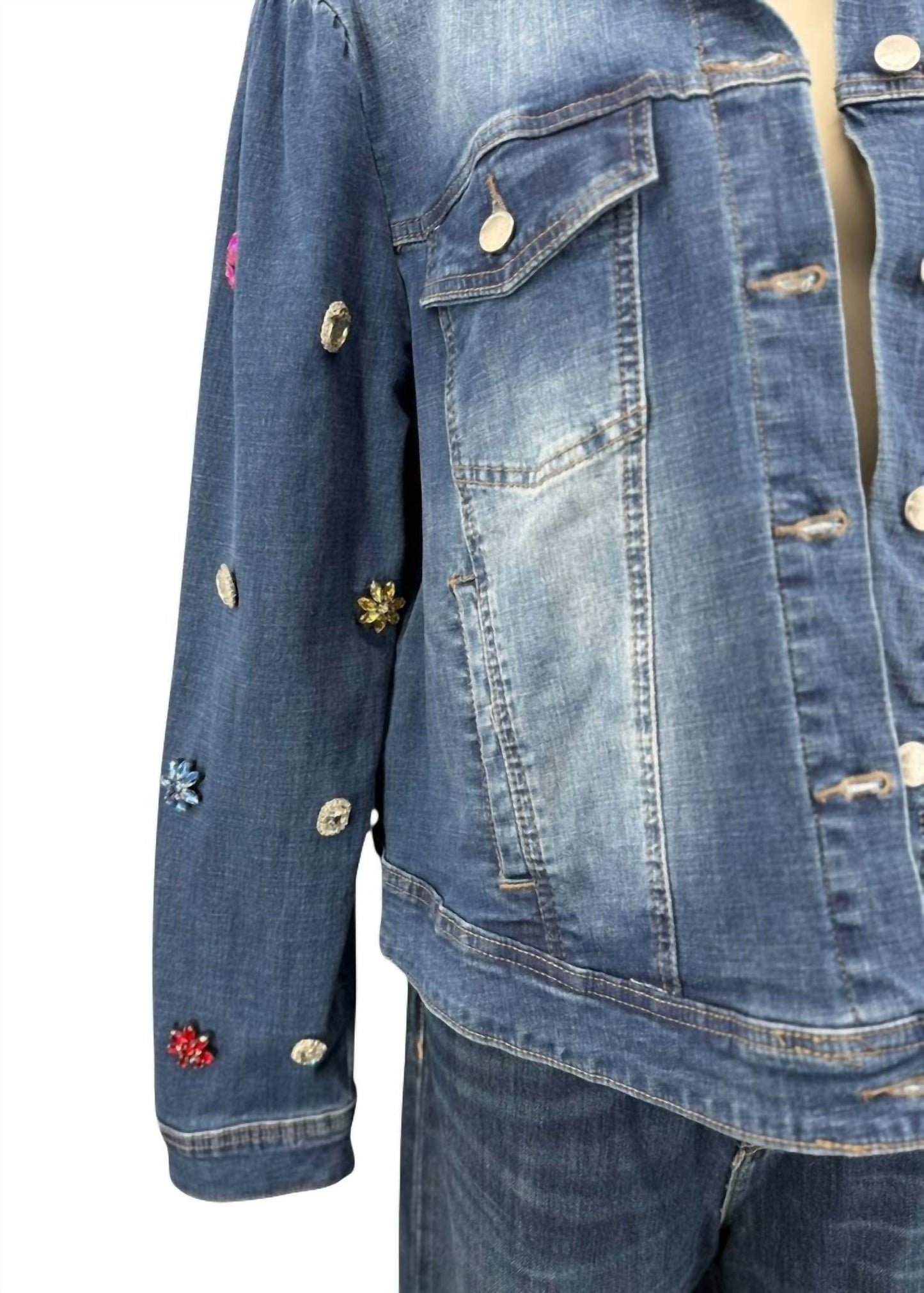 Coole Jeansjacke mit Schmucksteinen