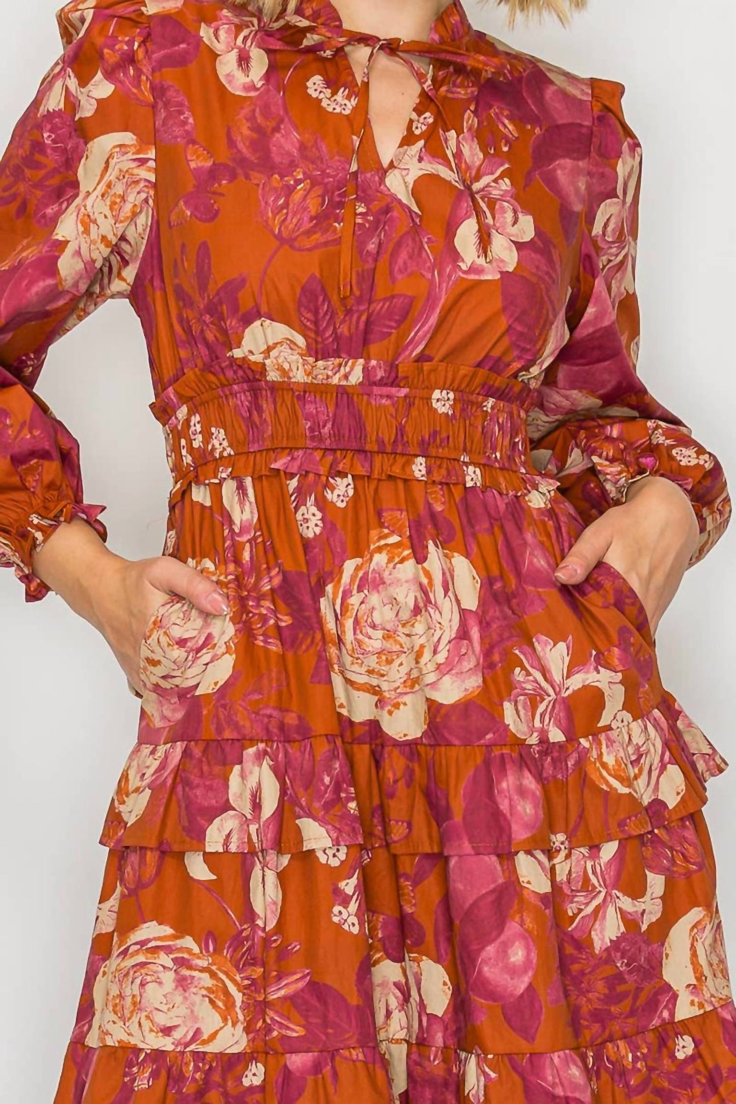 Rustikales Midikleid mit Rosenprint