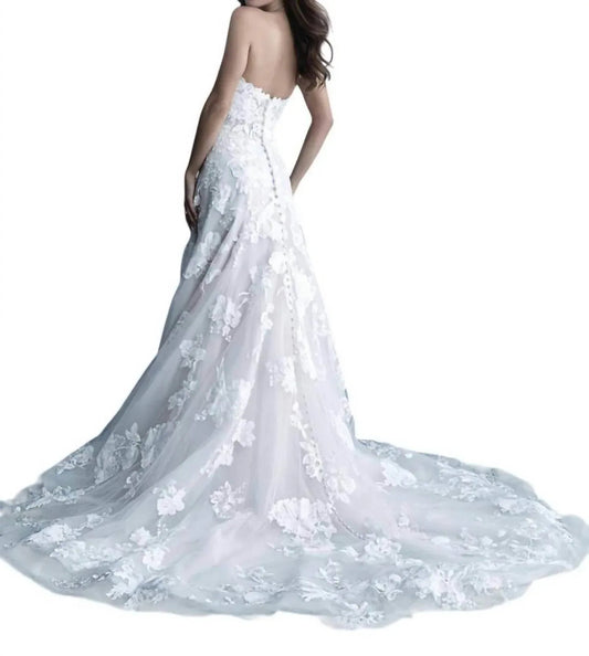Trägerloses A-Linien-Brautkleid mit floralen Applikationen