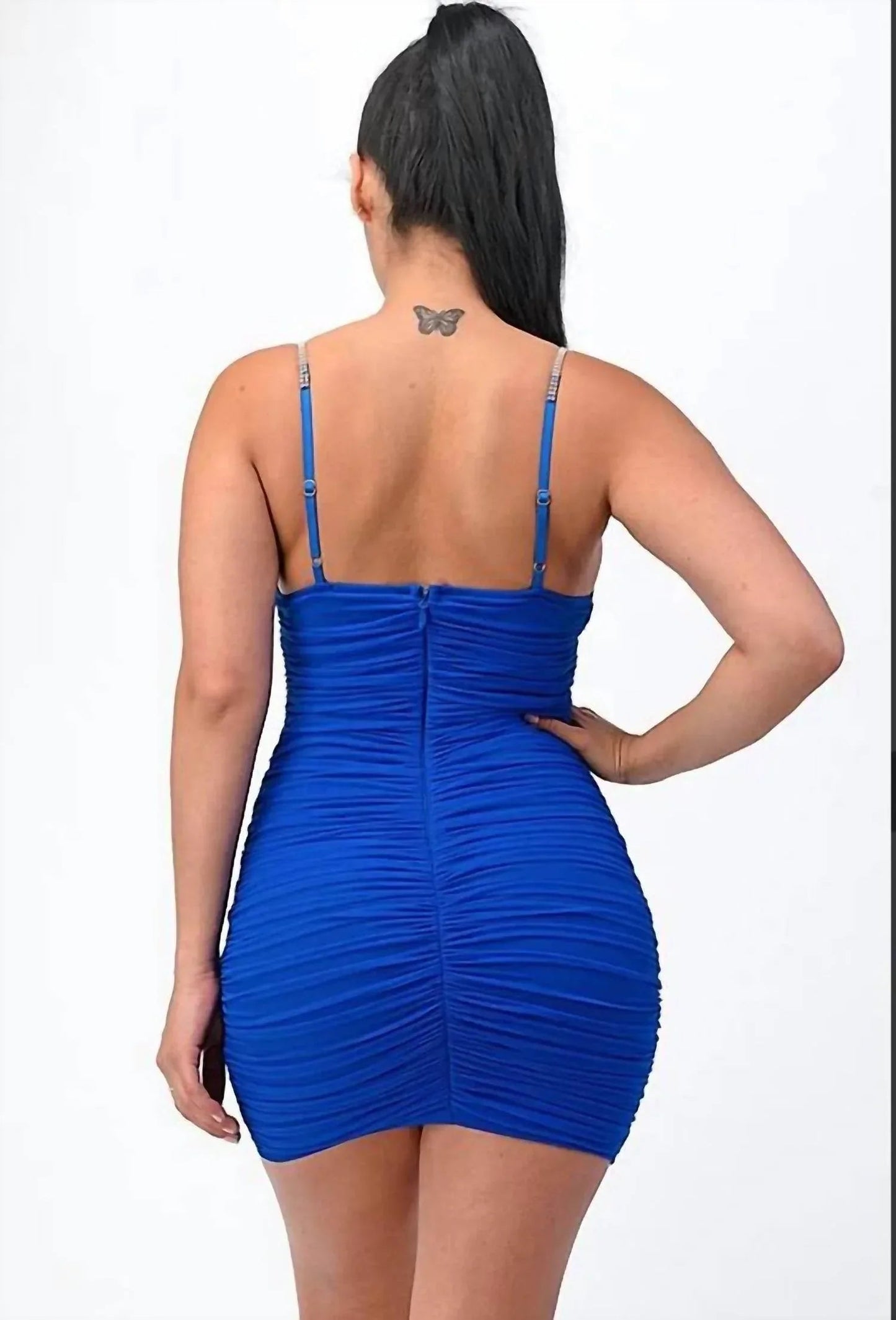Enges Kleid