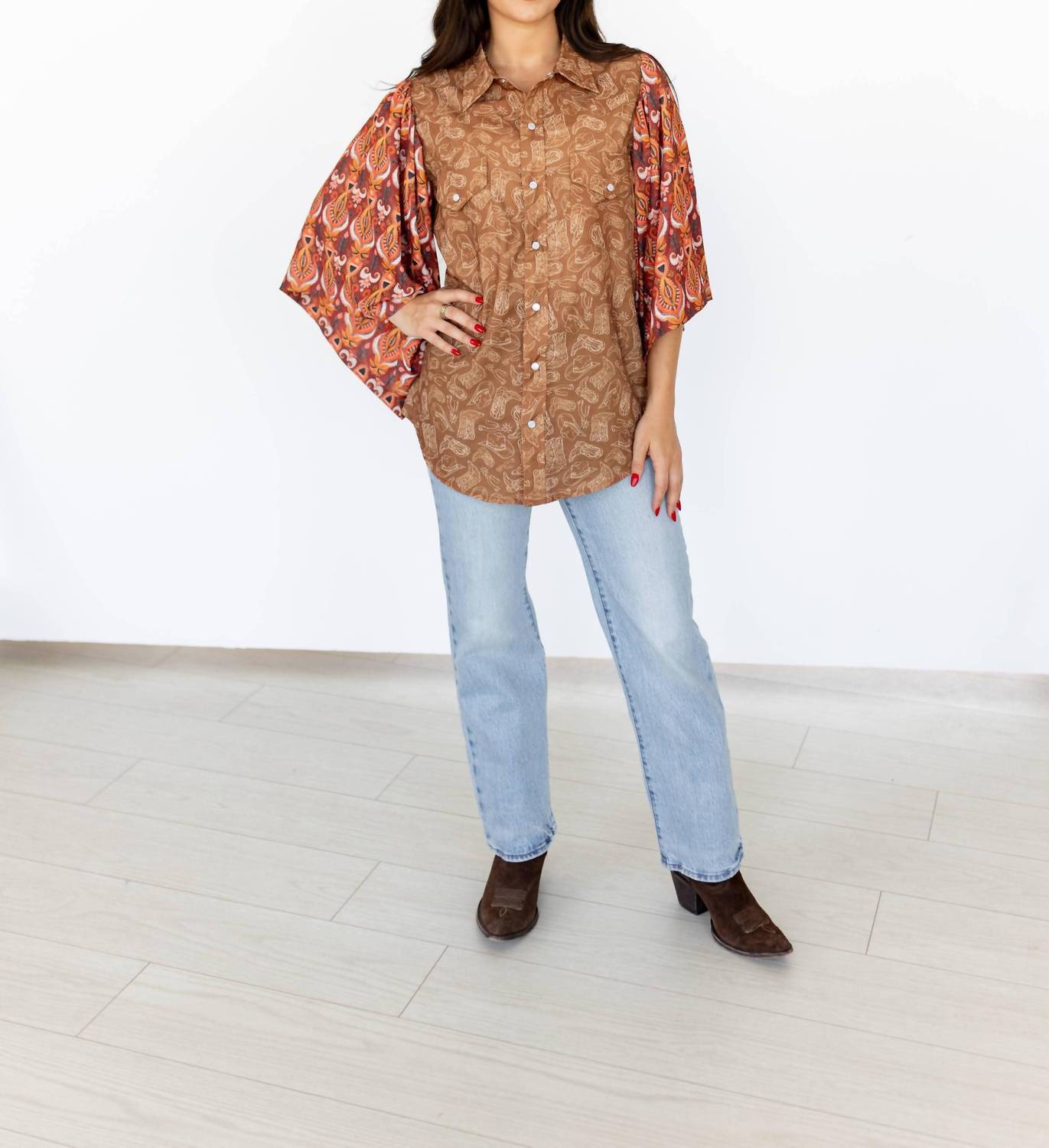 Abstrakte Westernbluse