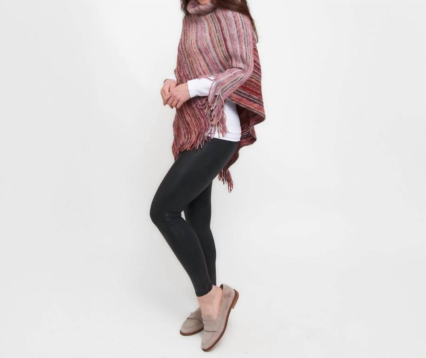 Tiya Gestreifter Poncho mit Trichterausschnitt
